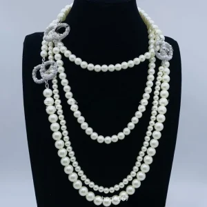 Hot 2025 New Pearl Luxury Necklace Letters Romantic Love Pendant Shows Sweet Breath Suitable for Gifts