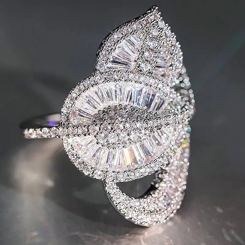 Huitan Fresh Style Leaf Design Women Rings Charming Party Engagement Anniversary Luxury Accessories Inlaid Shining CZ Jewelry