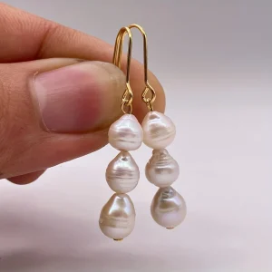 New Fashionable Baroque Freshwater Pearl Earrings. Simple, Elegant And Versatile Long Three-bead Earrings.